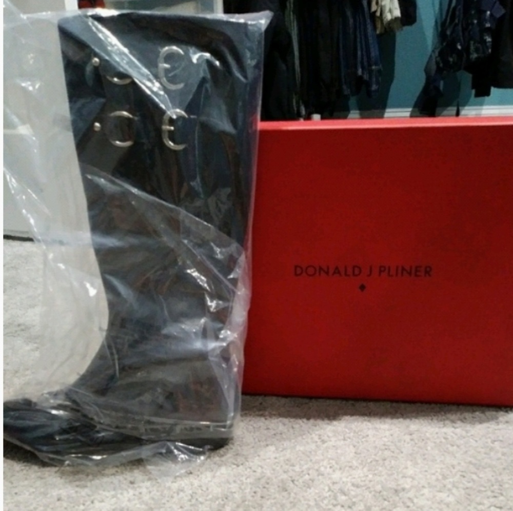 Donald J Pilner